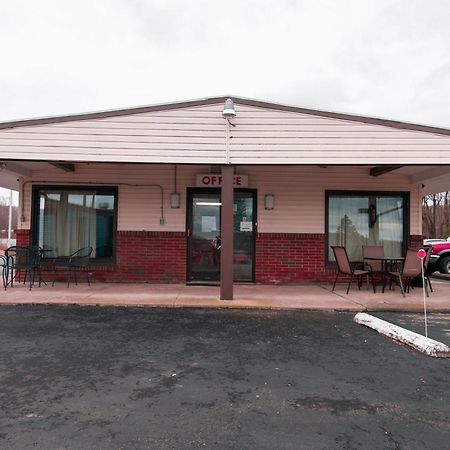 Oyo Hotel Dalton Pa I-81 Craig Exterior foto
